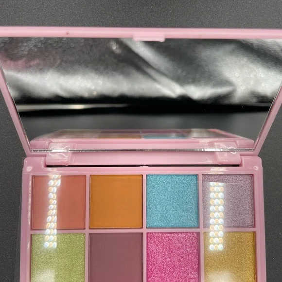 I Heart Revolution x Dr. Seuss Oh, The Places You’ll Go! Shadow Palette - Picture 3 of 5